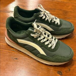 Nothing New brand Green Sneakers with White Accent, New. Men’s 7, Women’s 8.5